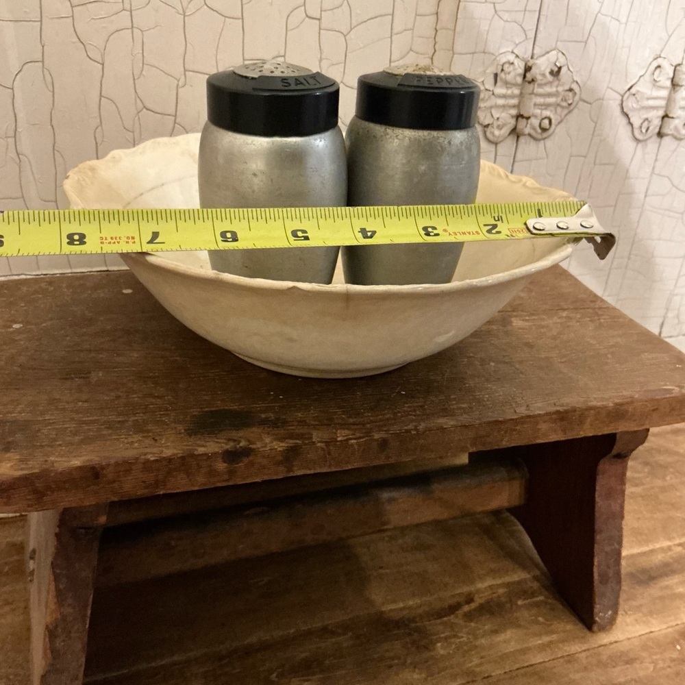 Stained Bowl & Kromex Salt/Pepper Shakers - Picture 10 of 11